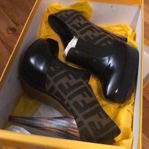 💯 Authentic Fendi Zucca platform boots